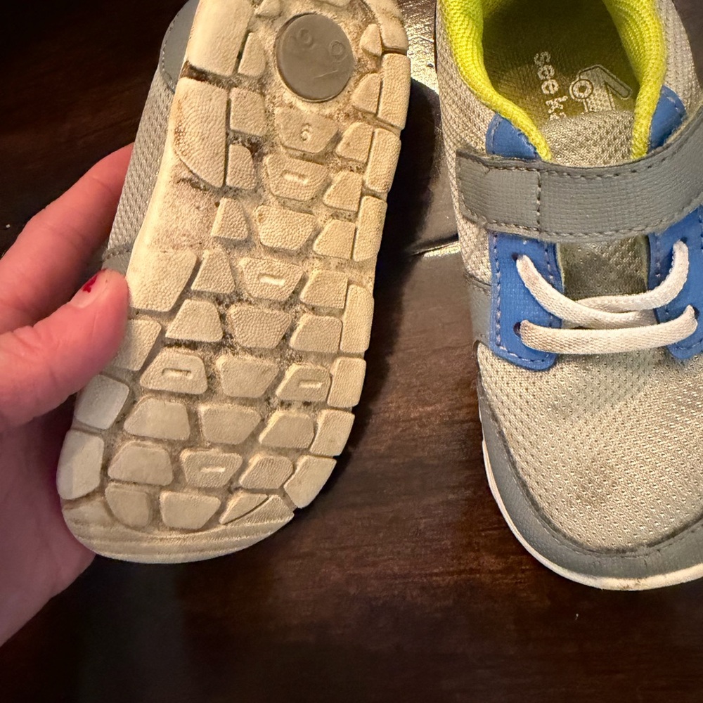 See Kai Run Toddler Sneaker Size 9